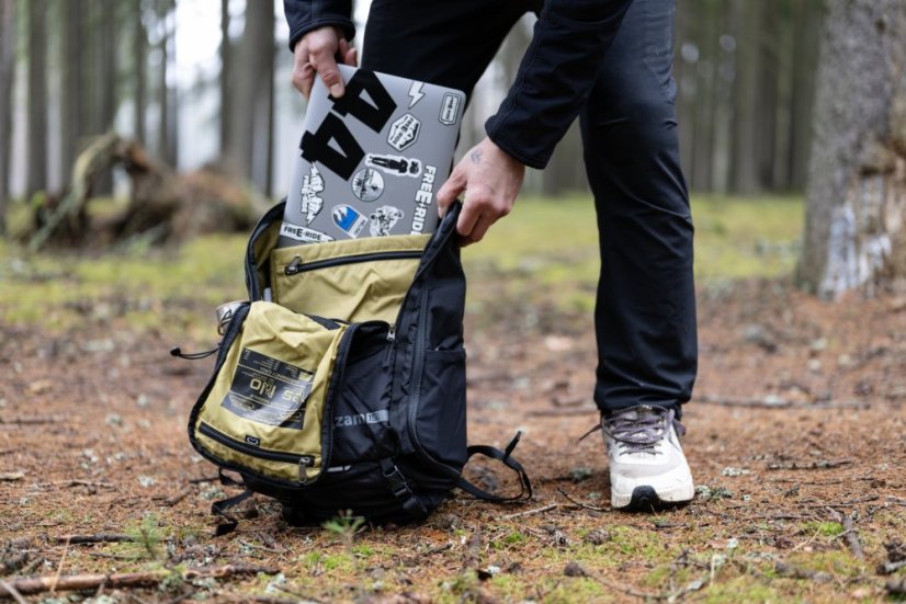 Acepac Zam 15 Exp MKIII Black – polstrované vrecko na notebook