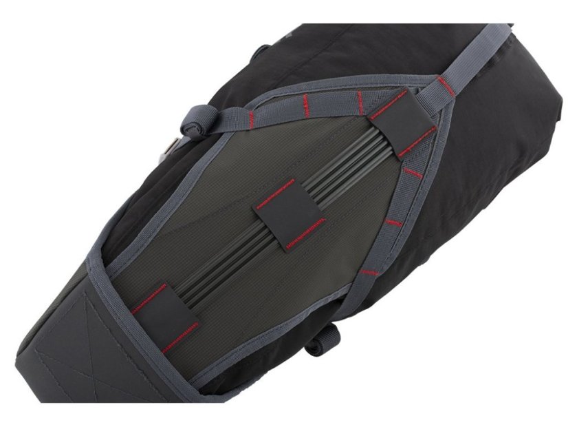 Acepac Saddle Harness MKII sivý – detail uchytenia vaku