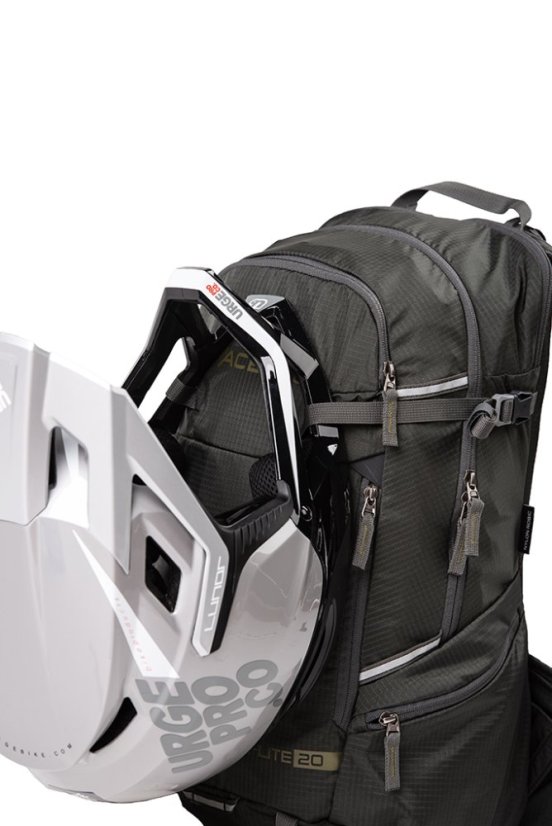 Acepac Flite 20 MKIII – sivý variant s uchytenou integrálnou prilbou