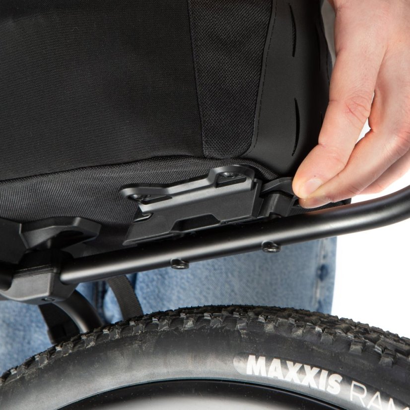 Restrap Switch Top Bag – otvorený rolovací uzáver