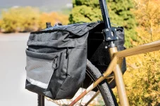 Force Noem – zadný pohľad na dvojbrašňu na bicykli