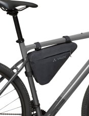 Vaude Trailframe M upevnená v rámovom trojuholníku