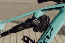 Force Whip Pro – servisná výbava upevnená na ráme