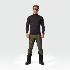 Bukovec II Black – mikina na modeli, ďalší pohľad