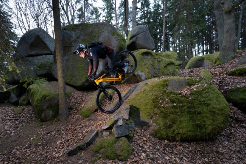 Acepac Zam 15 Exp MKIII – batoh pri technickej MTB jazde