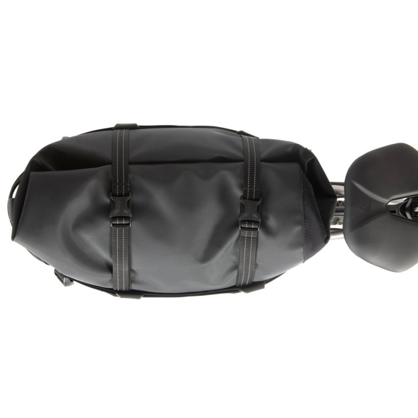 Restrap Switch Top Bag – pohľad zozadu na bicykli