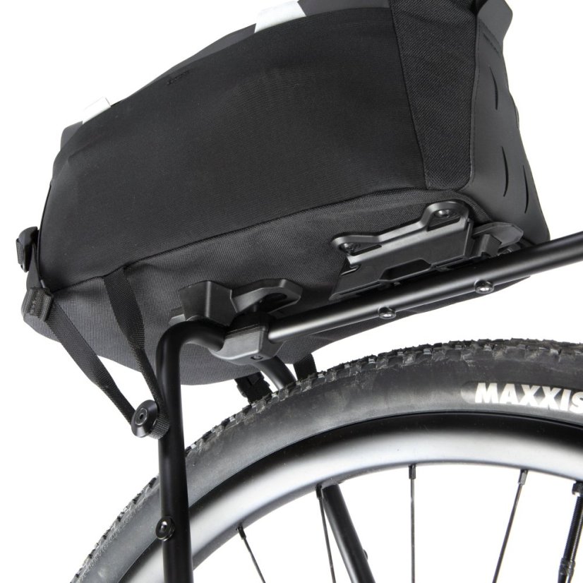 Restrap Switch Top Bag – bočný profil na Switch Racku
