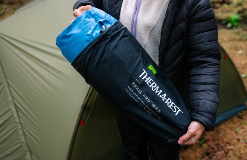 Therm-a-Rest Trail Pro MAX – balenie do prepravného obalu